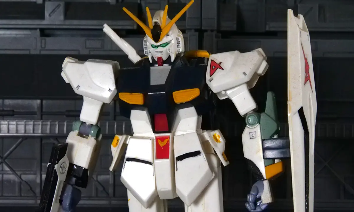 [舊模] ν Gundam, Sazabi