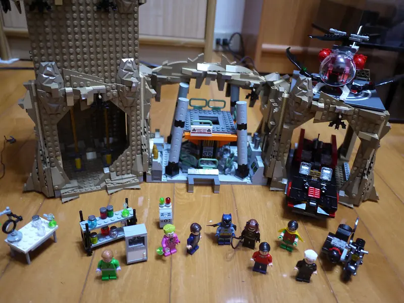 [LEGO] 76052 《1966 影集版蝙蝠俠》蝙蝠洞